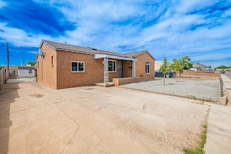 2428 Floral Rd NW, Albuquerque, NM 87104