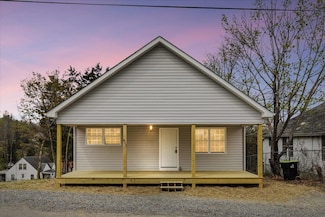 422 Madison Ave S, Pulaski, VA 24301