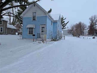 1612 9th Ave, Belle Plaine, IA 52208