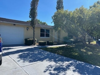 9720 Glen Moor Ln, Port Richey, FL 34668