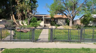 1016 Fairfax Rd, Bakersfield, CA 93306