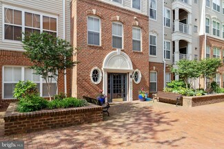 5108 Donovan Dr Unit 105, Alexandria, VA 22304