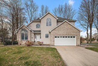4146 Grandwood Cir, Saint Joseph, MI 49085