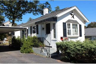 5 Cross St, Hopedale, MA 01747