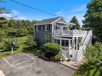 17 Clifford Ln, Wells, ME 04090