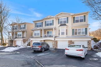 56 King George Rd, Green Brook, NJ 08812