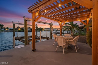 714 SE 43rd St, Cape Coral, FL 33904