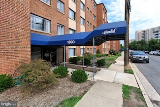 1300 S Arlington Ridge Rd Unit 315, Arlington, VA 22202