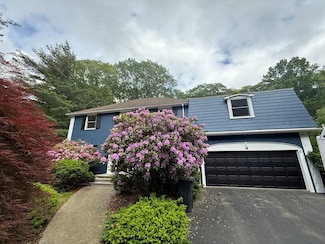 4 Paddock Ln, Lexington, MA 02421