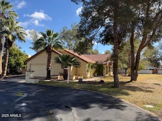 655 W Port au Prince Ln, Phoenix, AZ 85023