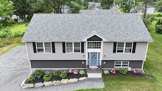 11 Bangor St, Lanesborough, MA 01237