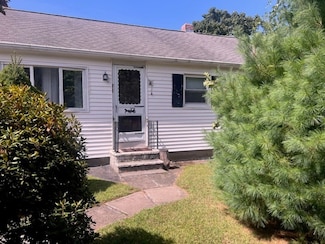 54 7 Mile River Dr, Attleboro, MA 02703
