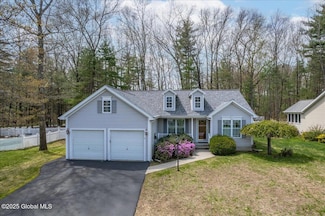 4 Meadow Run, Clifton Park, NY 12065
