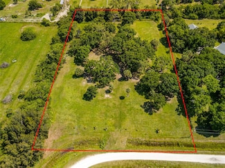 5555 23rd St SW, Vero Beach, FL 32968