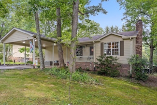 1018 Ridgeway Ave, Signal Mountain, TN 37377