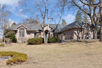 699 Linden St, Mendota Heights, MN 55118