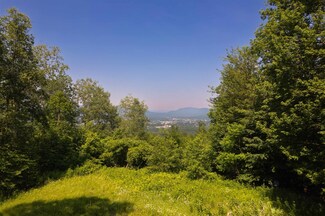 1303 Notch Rd, Mendon, VT 05701