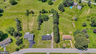 917 Ruby Ln, Wrightsville, PA 17368