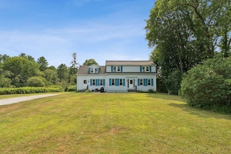 8 Iris Ln, Freeport, ME 04032