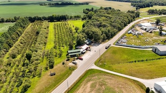 9860 S Us Highway 421, Francesville, IN 47946