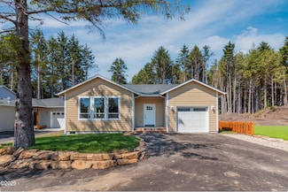 443 SE Winchell St, Depoe Bay, OR 97341