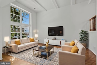 8334 Shady Grove Cir, Manassas, VA 20110