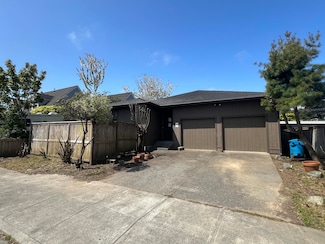 1766 P St, Eureka, CA 95501