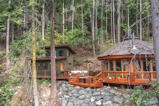 300 Pleasure Horse Rd, Eastsound, WA 98245