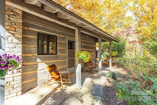 102 Weaver Mill Rd, Columbus, NC 28722