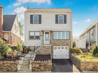 16 Joan Dr, Yonkers, NY 10704
