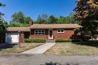 80 Forest St, Saugus, MA 01906