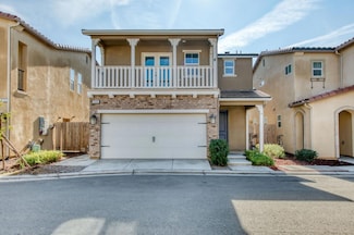 828 Winchell Way W, Madera, CA 93636