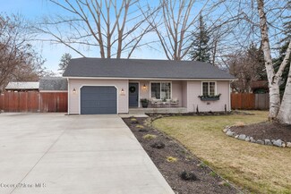9938 N Hillview Dr, Hayden, ID 83835