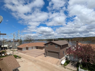 100 N 2nd St Unit A, Lansing, IA 52151