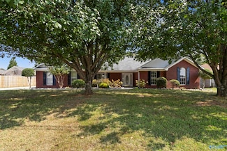 221 Grasslands Rd, Huntsville, AL 35811