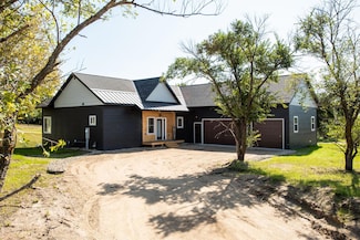 1001 Moore St, Starbuck, MN 56381