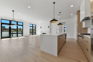 14 Green St Unit PH B, Brookline, MA 02446