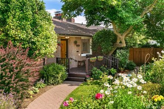 2546 36th Ave W, Seattle, WA 98199
