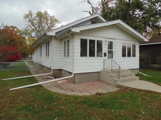 927 E 28th Ave, Lake Station, IN 46405