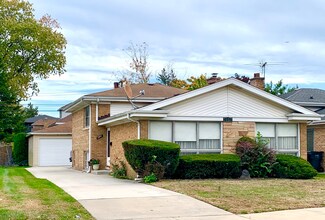 7057 N Crawford Ave, Lincolnwood, IL 60712