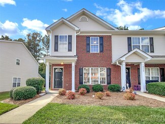 8050 Stoneham Ct, Matthews, NC 28105