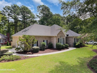 106 Oakmont Cir, New Bern, NC 28562