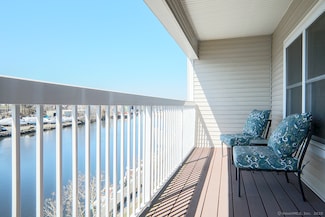 4 Daskams Ln Unit 303, Norwalk, CT 06851