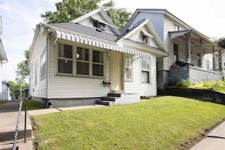 708 E 8th St, Muscatine, IA 52761