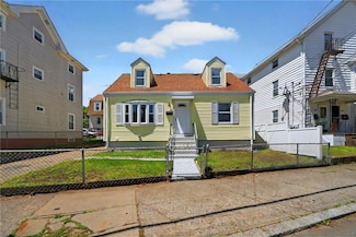 111 Cleveland St, Pawtucket, RI 02860