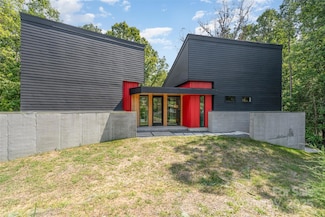 386 Squirrel Ln, Clover, SC 29710