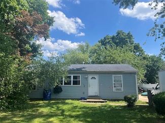 40 Bradley St, Brentwood, NY 11717