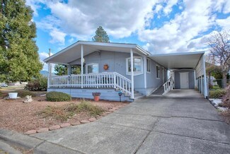 151 Whispering Willow Dr, Grants Pass, OR 97527