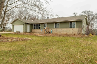 W5526 Rolling Acres Ln, Monroe, WI 53566