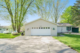 2945 S Martin Dr, Fremont, MI 49412